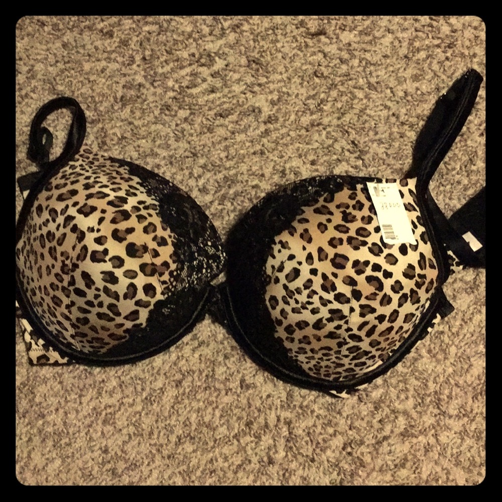 38DDD leopard print bra